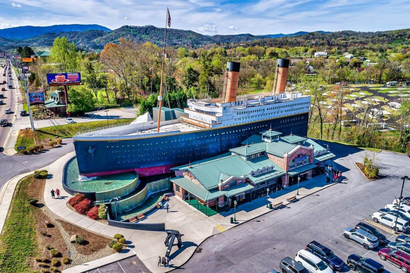Cozy Mtn View Loft In Pigeon Forge W Amenities