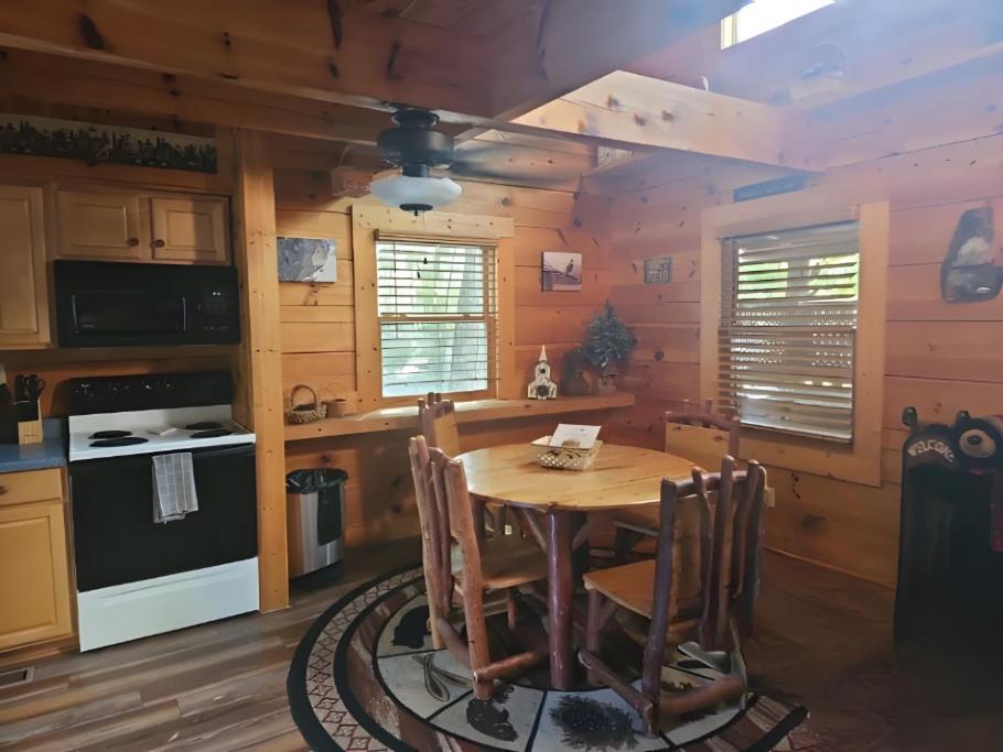 Cozy Mtn View Loft In Pigeon Forge W Amenities Pigeon Forge
